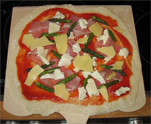 Die Pizza nach Wunsch belegen Die Pizza nach Wunsch belegen