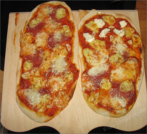 Möchtest du noch eine Pizza? Ja, aber nur eine Kleine! Möchtest du noch eine Pizza? Ja, aber nur eine Kleine!