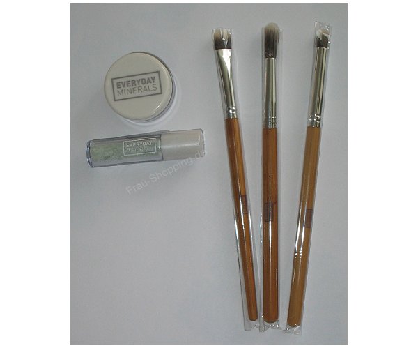 Inhalt meiner zweiten Bestellung von Everyday Minerals Inhalt meiner zweiten Bestellung von Everyday Minerals