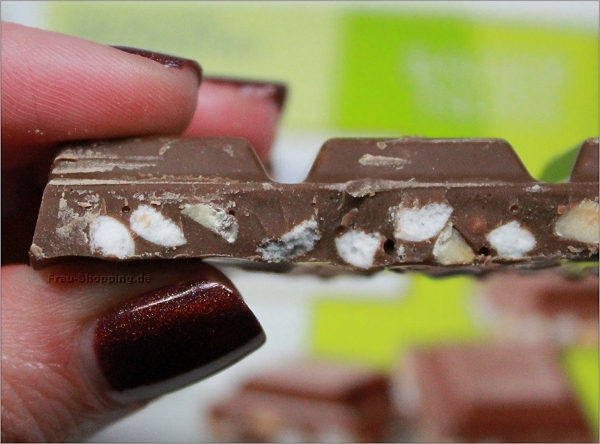 Ritter Sport Baiser Nuss gaaaanz nah